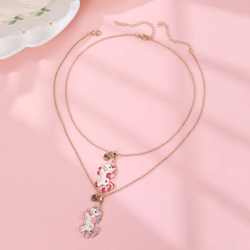 Hálsmen BFF - Einhyrningar í bleikum og fjólubláum lit með glimmer áferð og TVÆR keðjur fyrir bestu vinkonu eða systur gjöf.