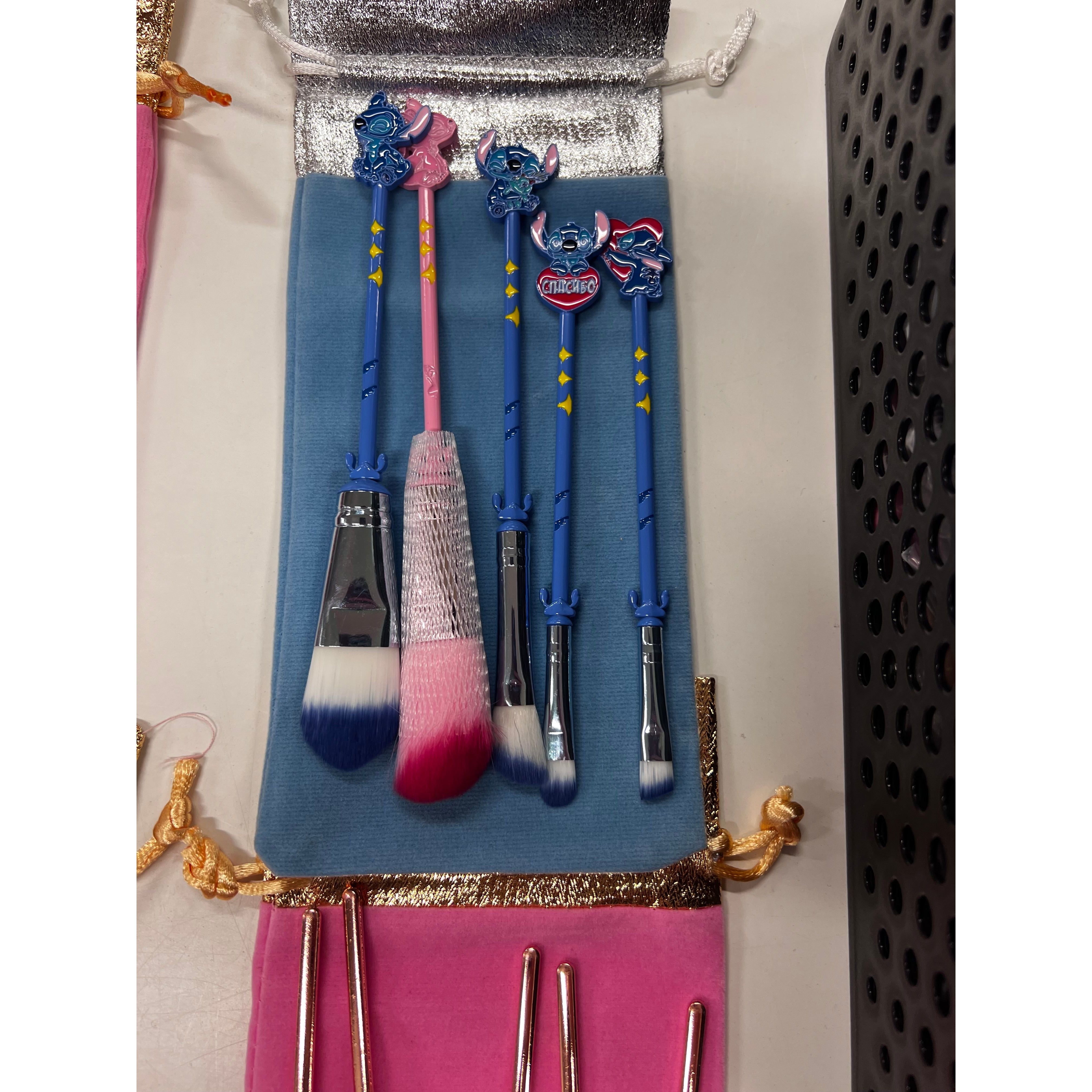 Stitch Make up bursta sett í bláum poka