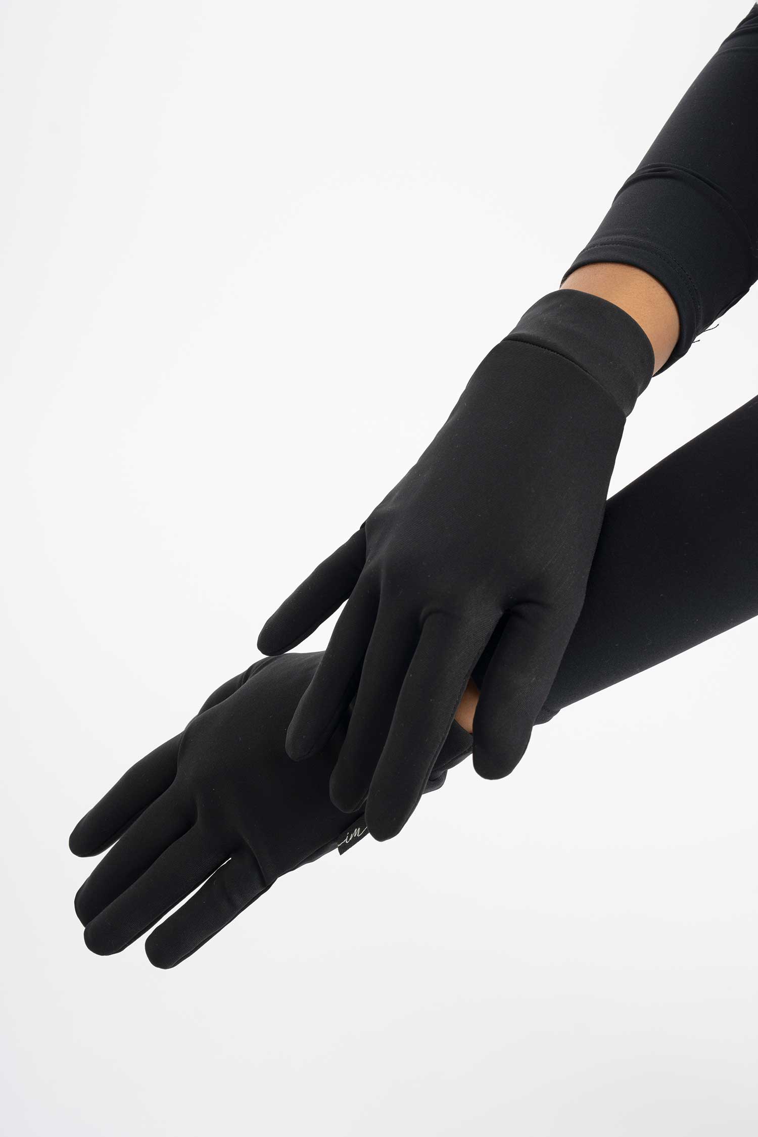 Keppnishanskar svartir