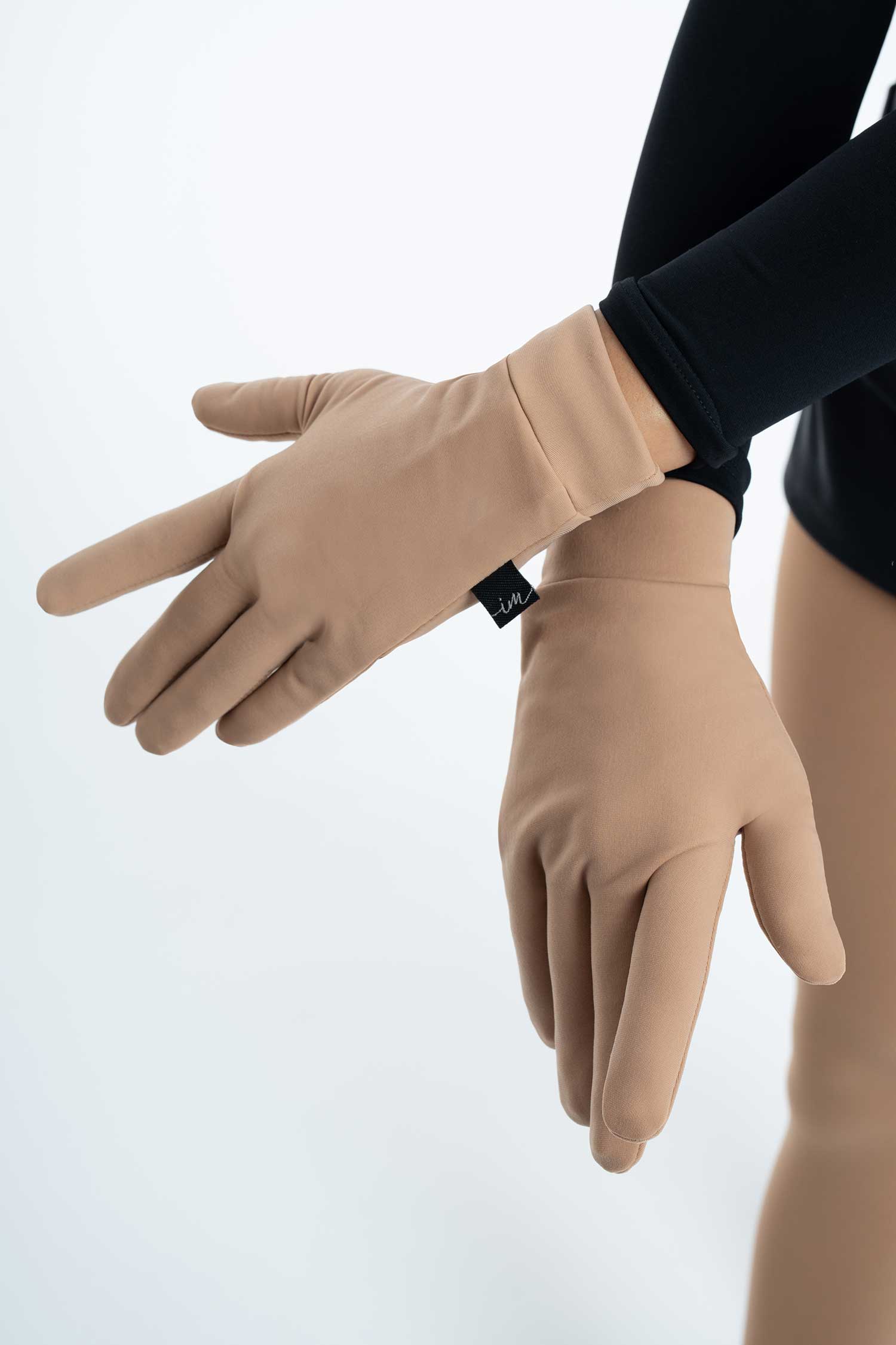 Keppnishanskar drappaðir