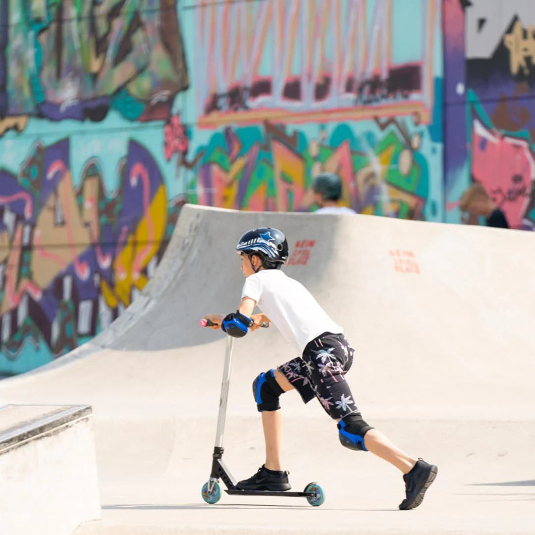 Hjálmur - SAFEGUARD - svartur með blárri stjörnu