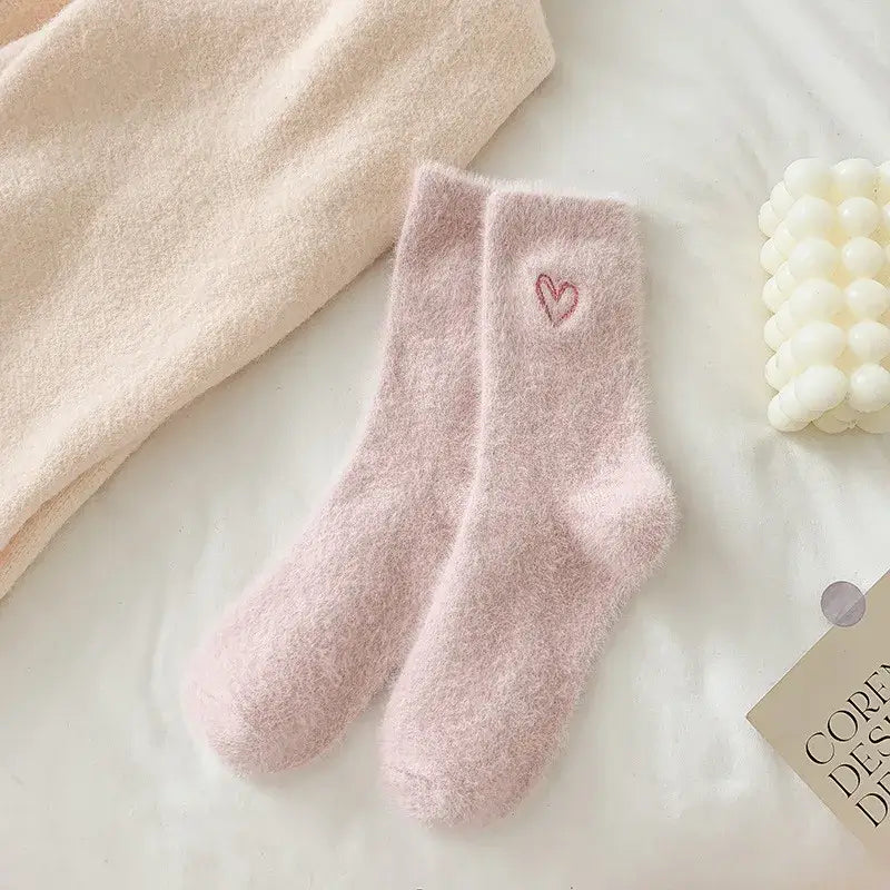 Kósýsokkar - Hjarta: Soft mink velvet home socks with heart pattern, perfect for women, warm fleece lining, ideal for autumn and winter.