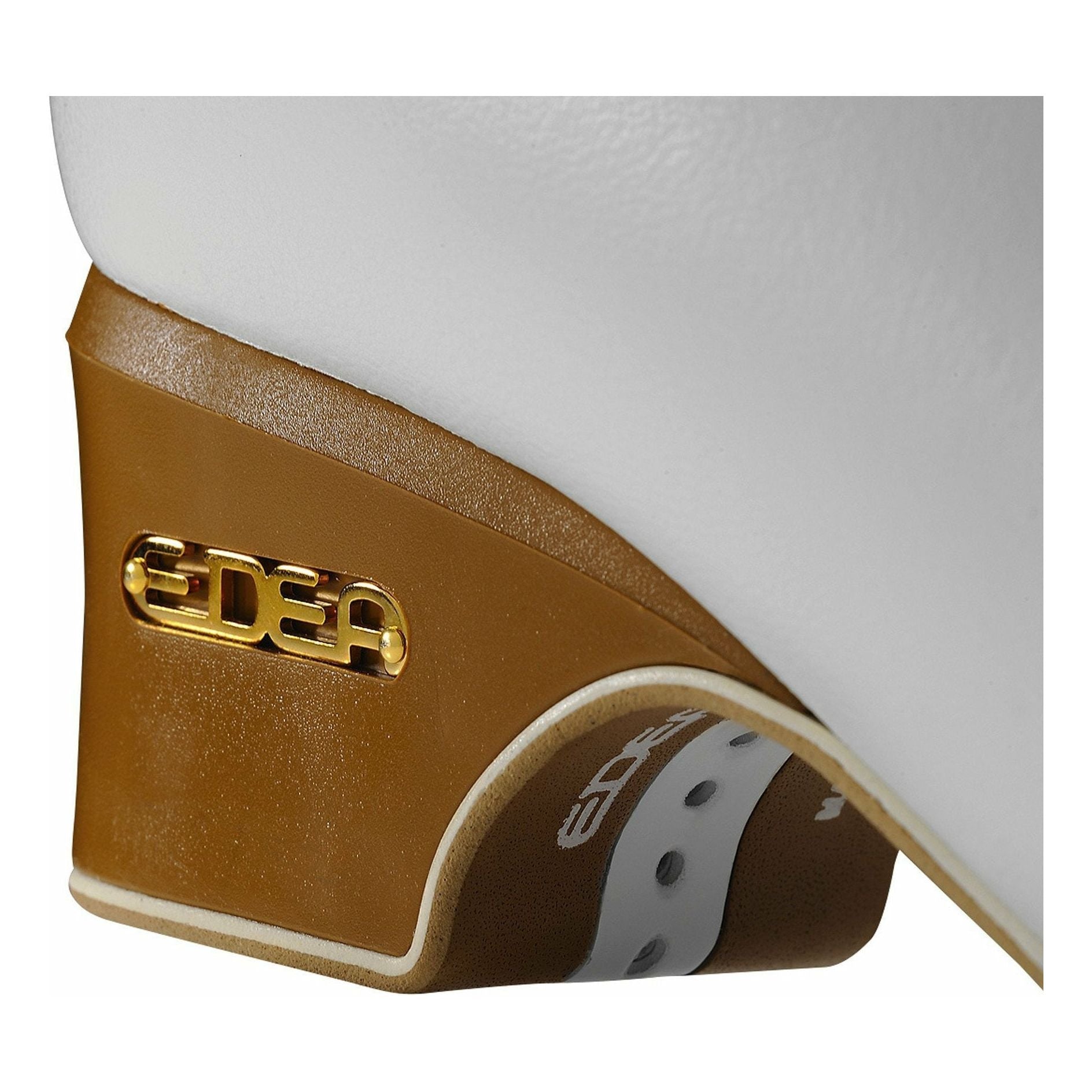 Edea Overture skautar