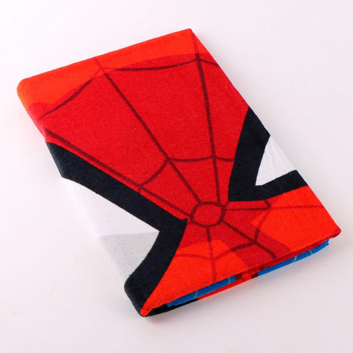 Handklæði Spiderman — nærmynd af grímunni og vefmynstrinu