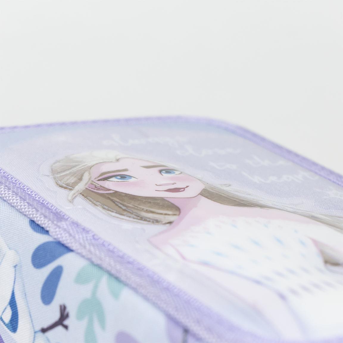 "Pennaveski Frozen pencil case with character design, featuring colorful art and stationery details."