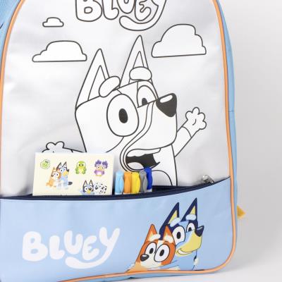 Bluey bakpoki með litasetti og límmiðum