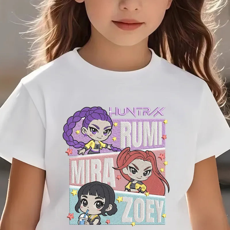Stuttermabolur hvítur  3 vinkonur - K-pop Demon Hunters