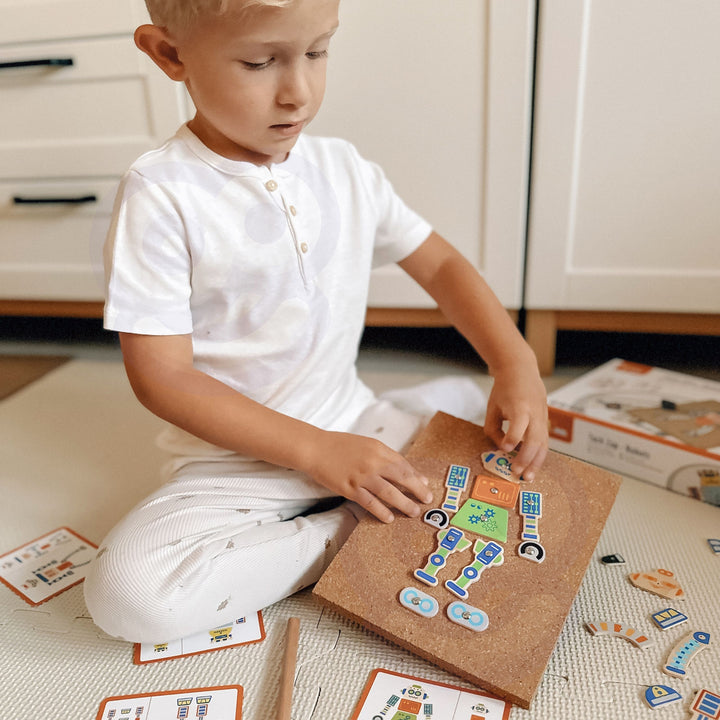 VIGA Róbótasmiðja — 45 stk Montessori tréhamar og korkborð