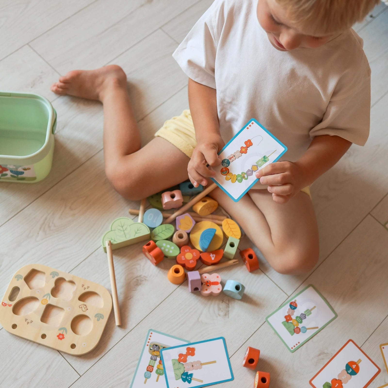 TOOKY TOY Fræðslukassi 5-í-1 — Magic Garden Montessori