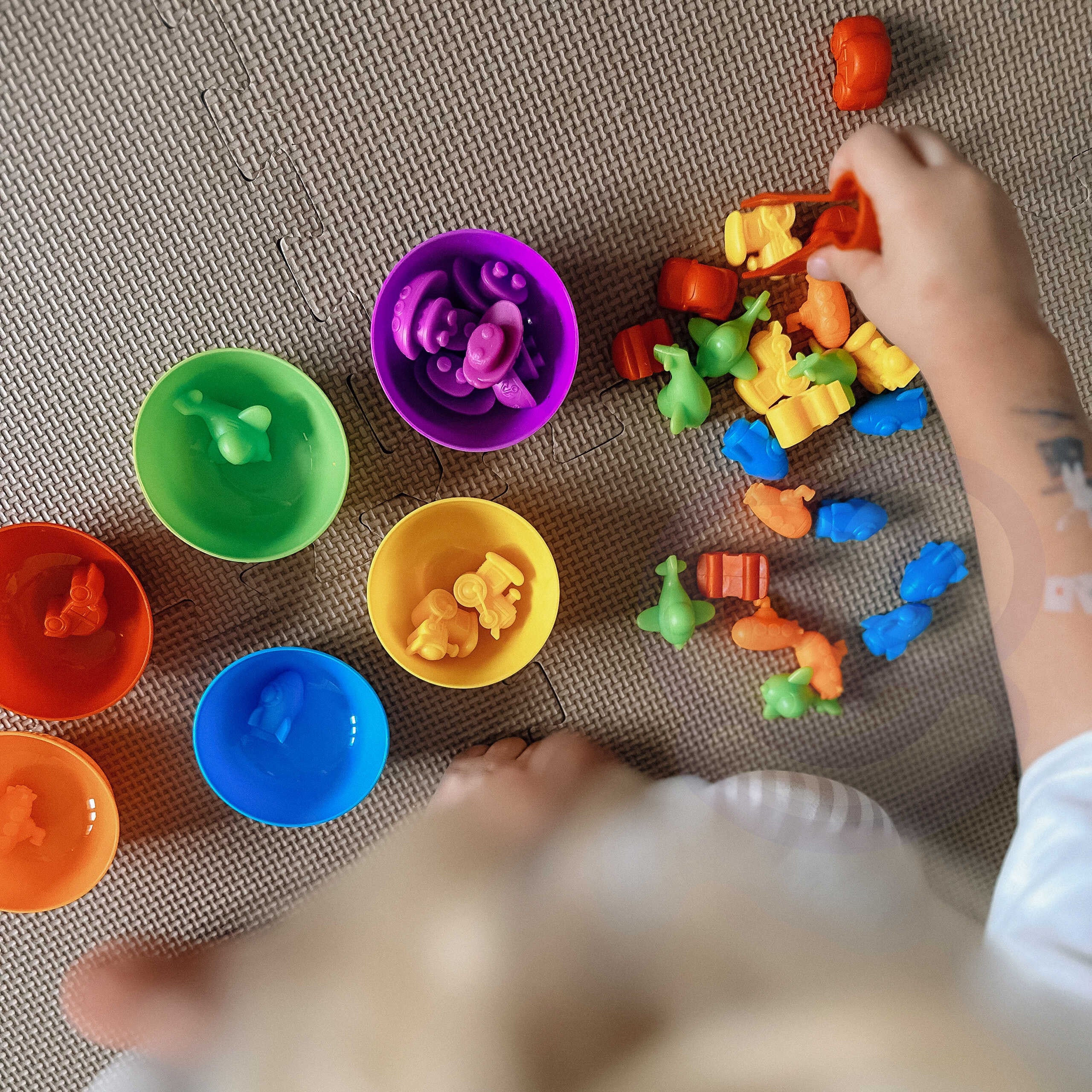 WOOPIE Montessori Litaflokkun — Farartæki 44 stk