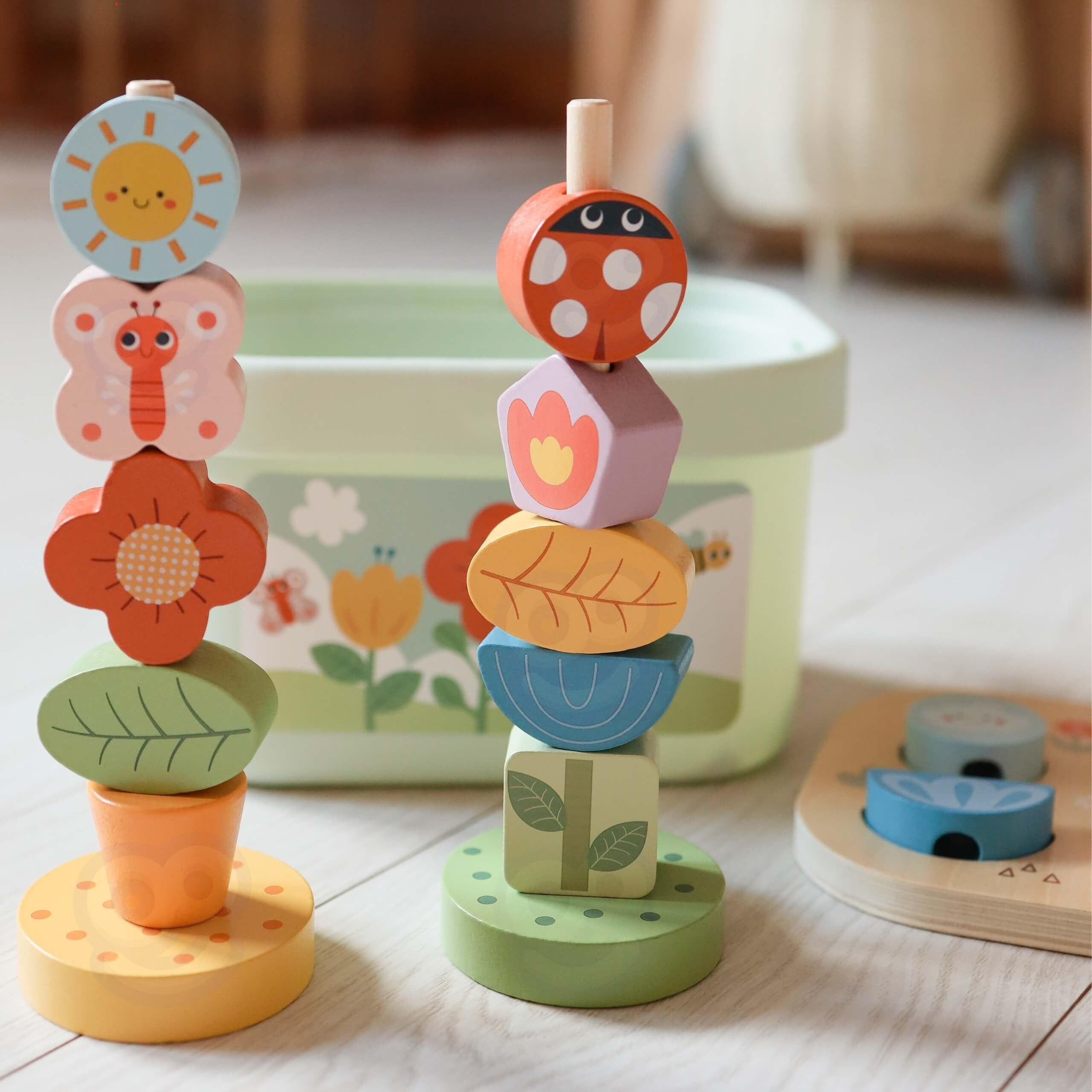 TOOKY TOY Fræðslukassi 5-í-1 — Magic Garden Montessori